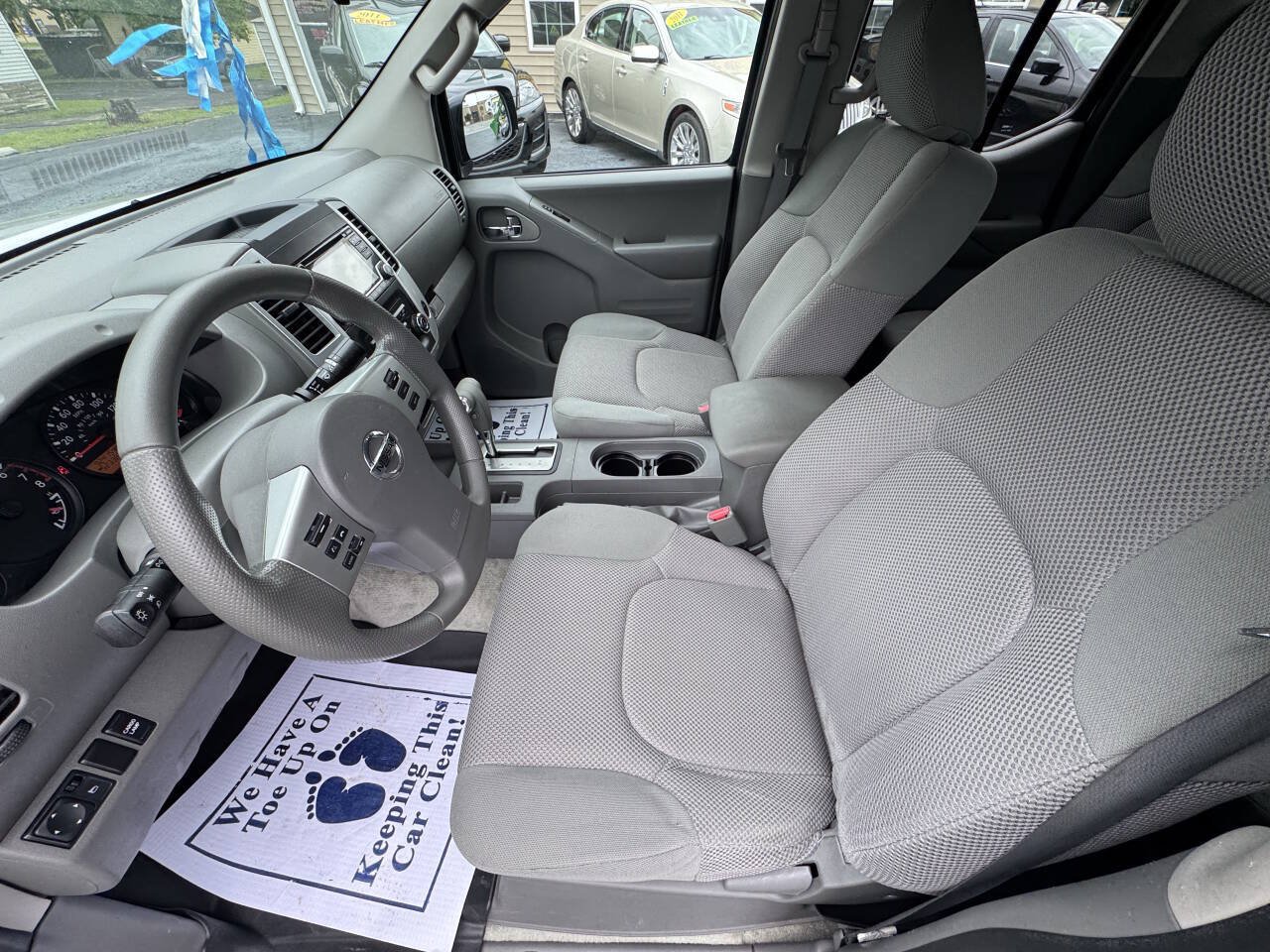 Used 2016 Nissan Frontier SV RWD image 18