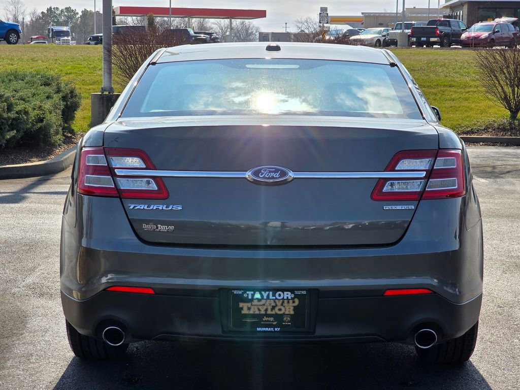 Used 2018 Ford Taurus SE image 6
