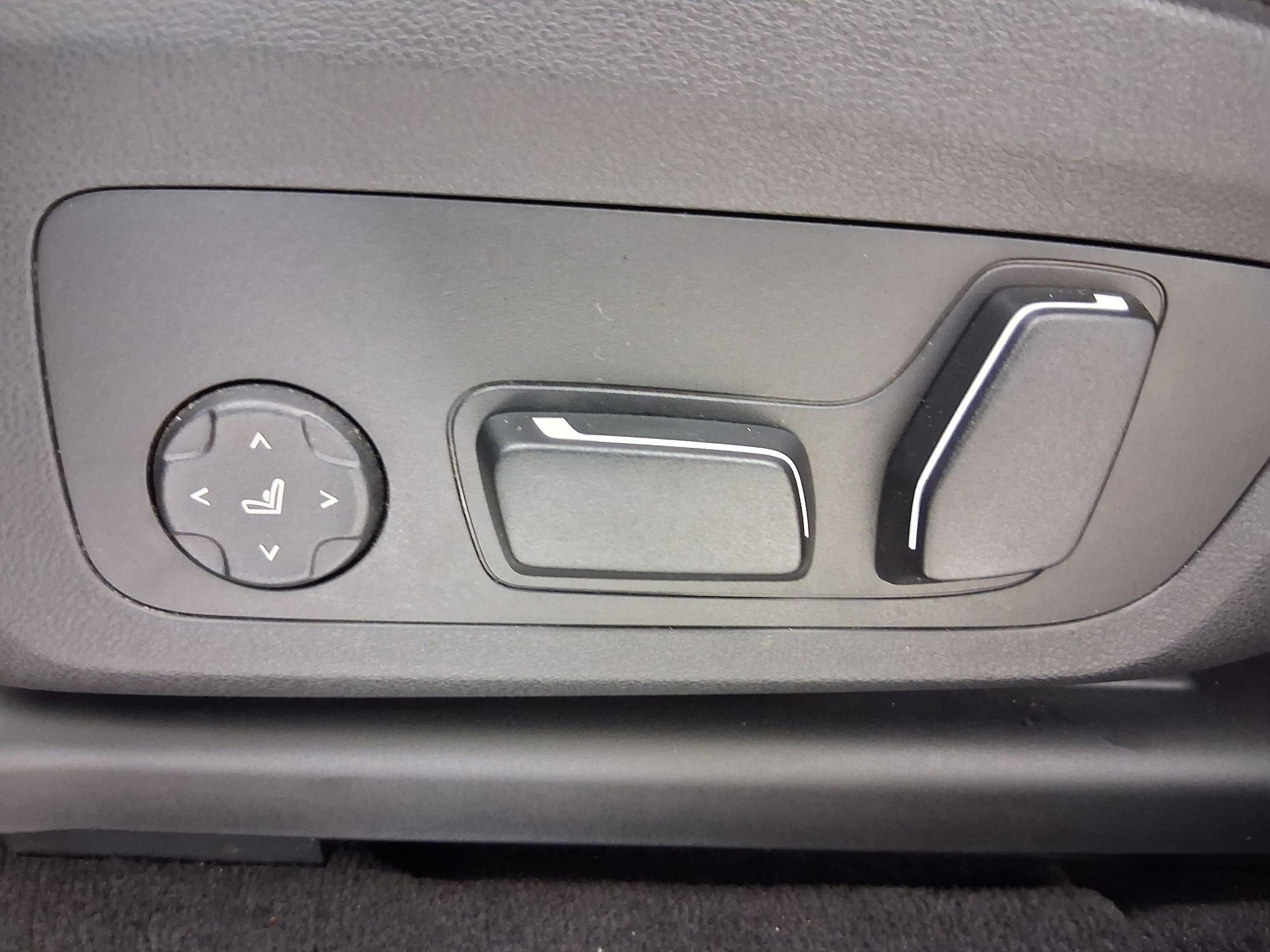 Used 2024 BMW X3 sDrive30i w/ Convenience Package w/ZPA RWD image 13
