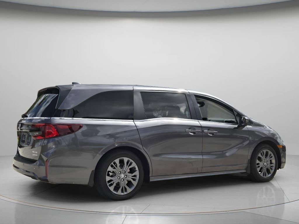 Certified 2026 Honda Odyssey Touring image 7