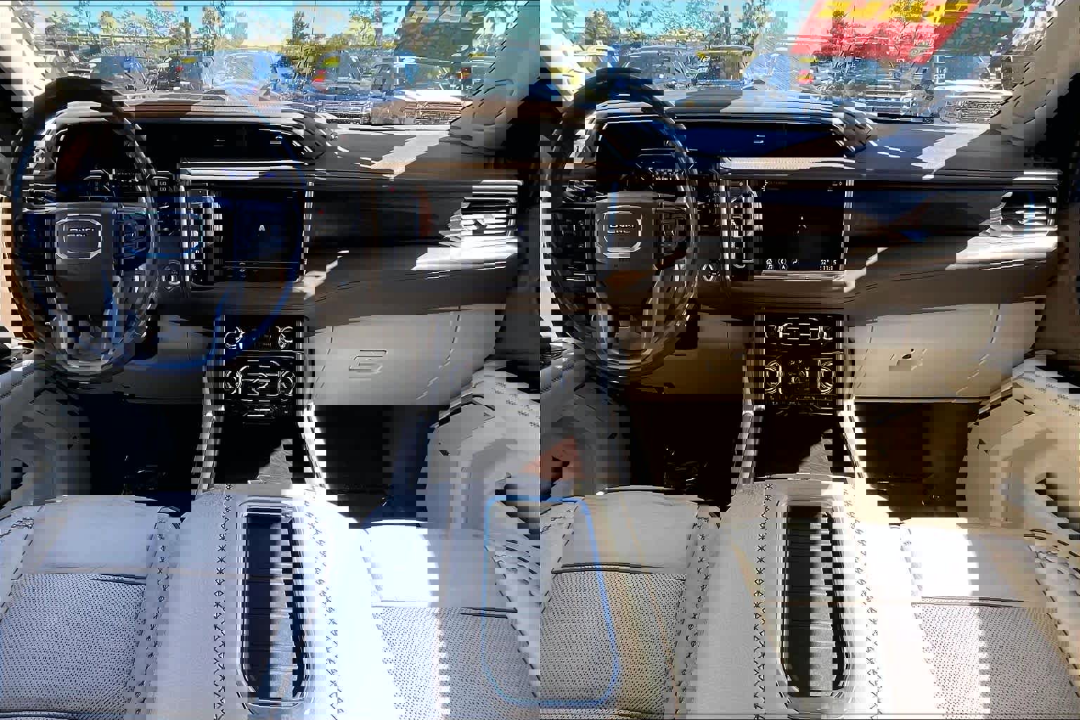 Used 2021 GMC Yukon XL Denali image 15