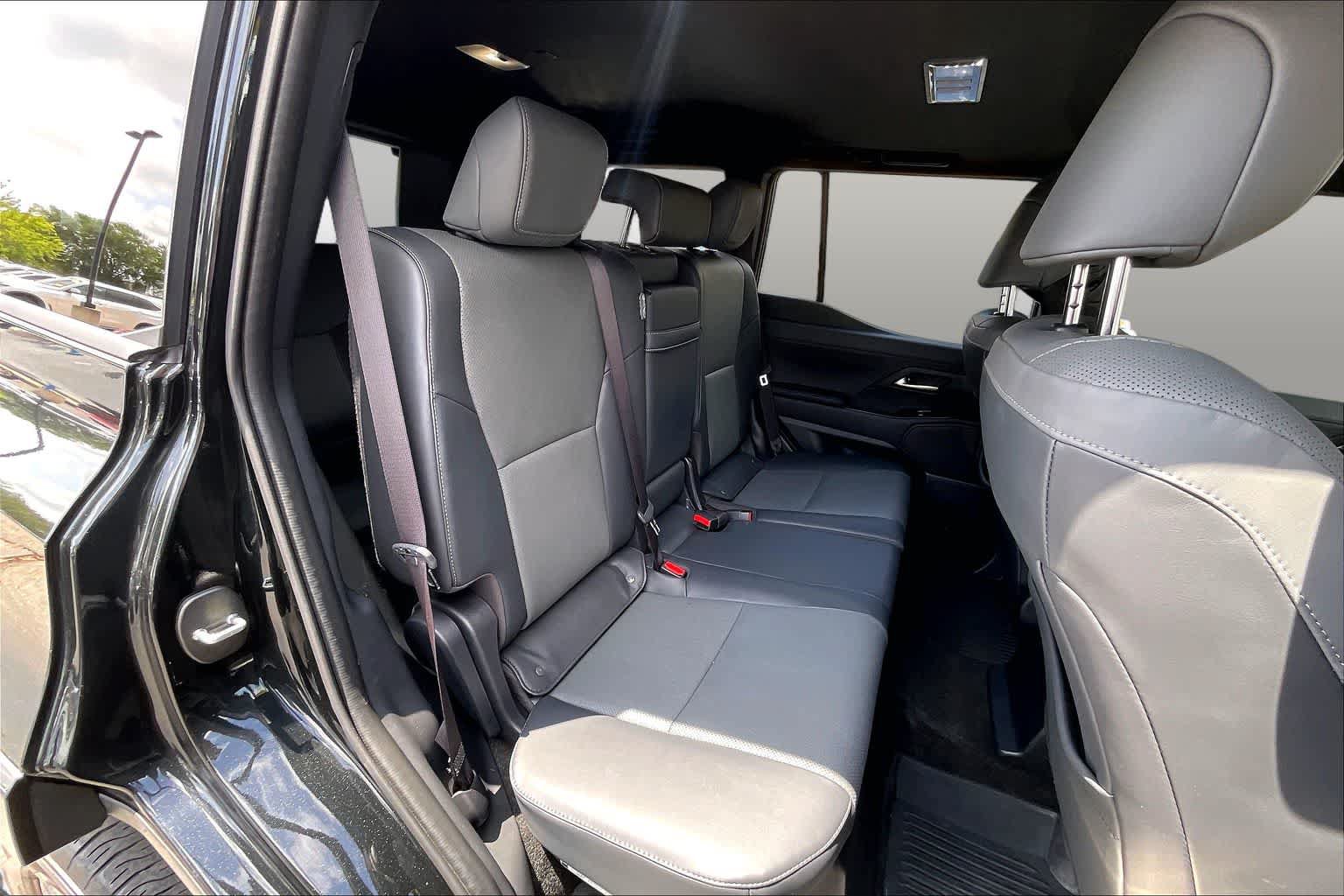 Used 2025 Lexus GX 550 w/ Cold Area Package AWD/4WD image 26