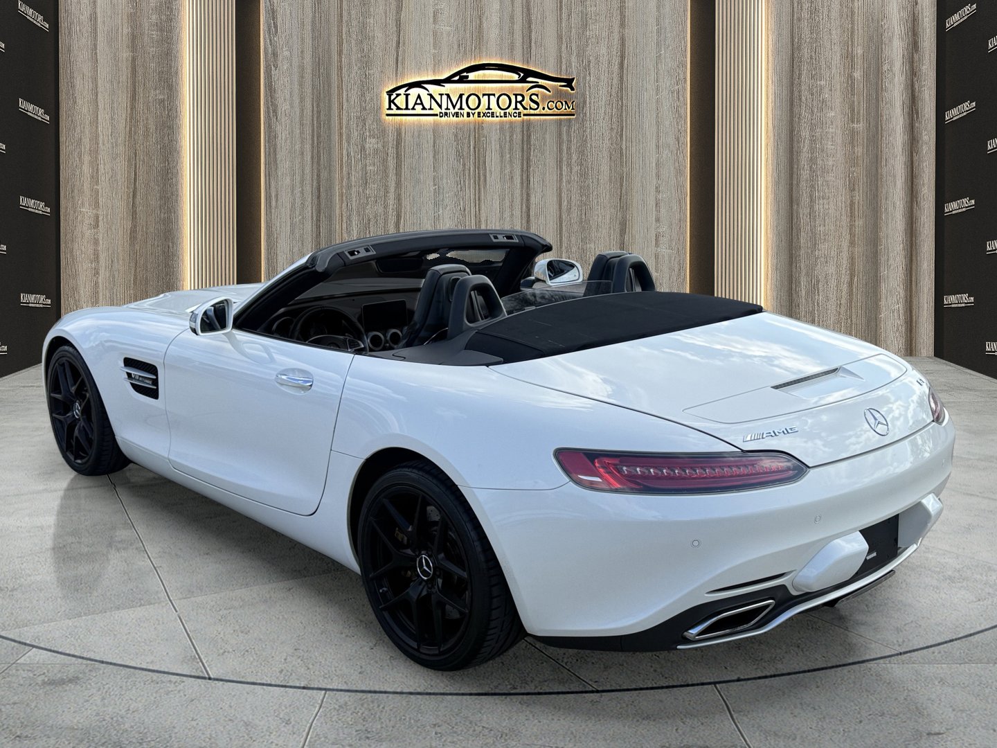 Used 2018 Mercedes-Benz AMG GT Roadster image 28