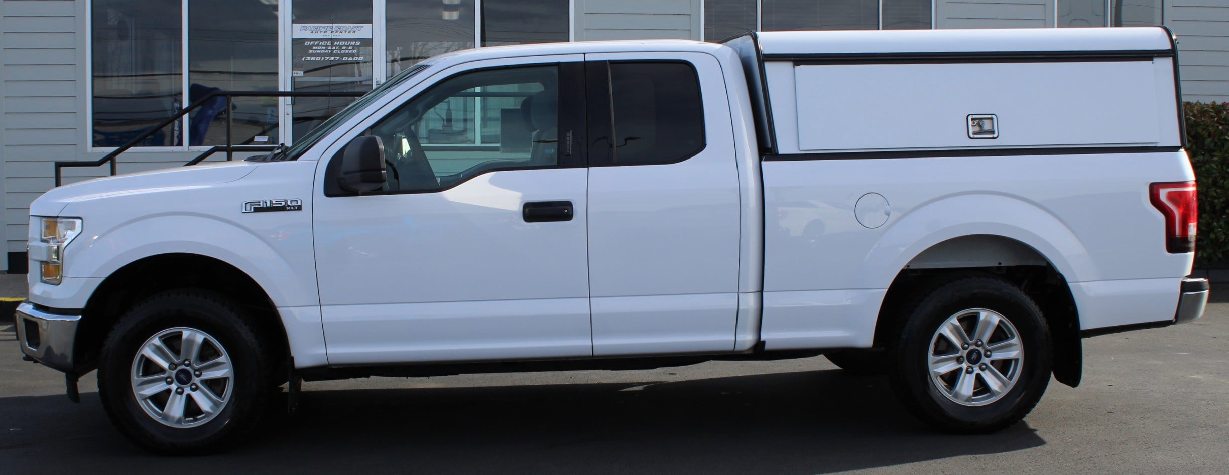 Used 2017 Ford F150 XLT image 3