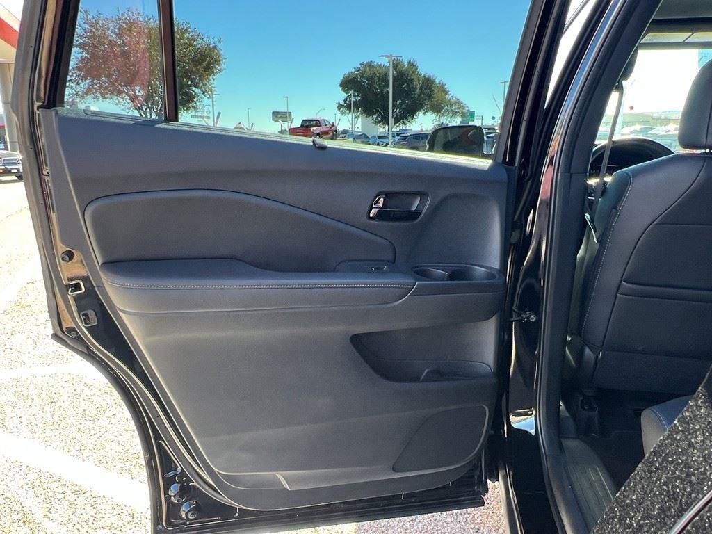 Used 2023 Honda Passport Elite image 11