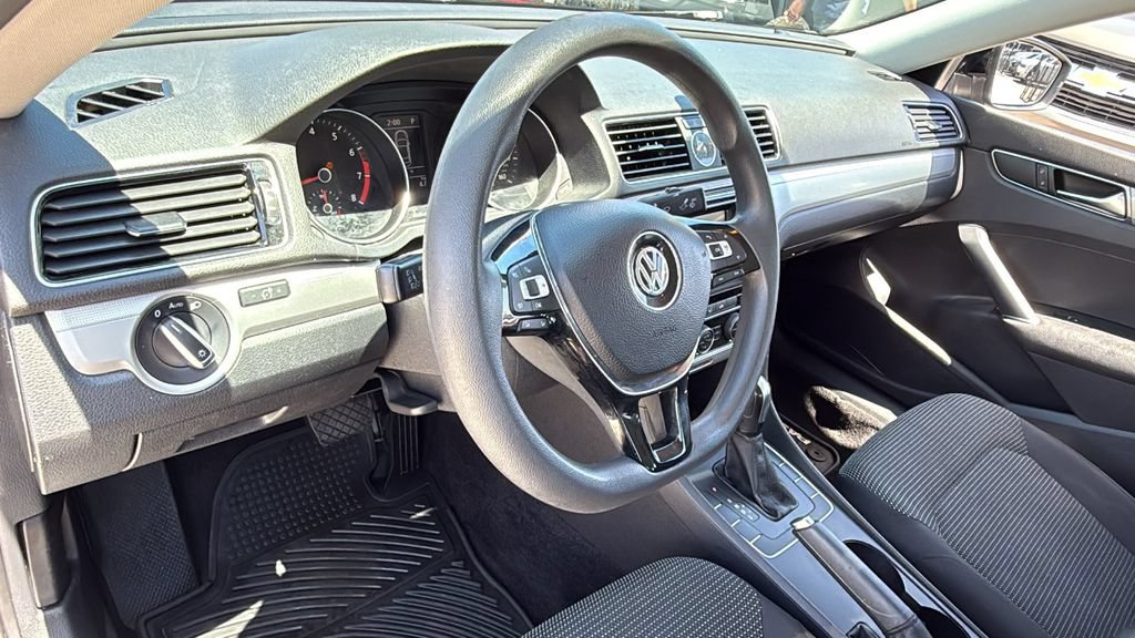 Used 2017 Volkswagen Passat 1.8T S FWD image 24