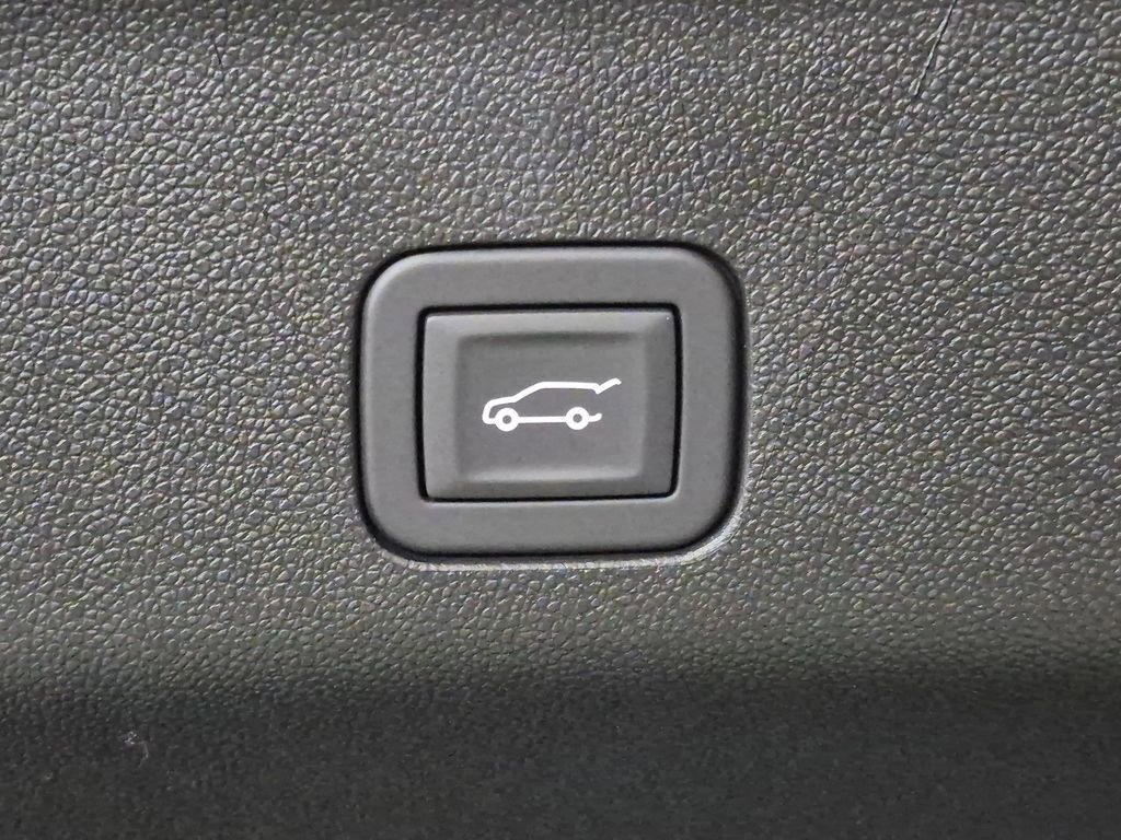 New 2026 Chevrolet Suburban LT image 25