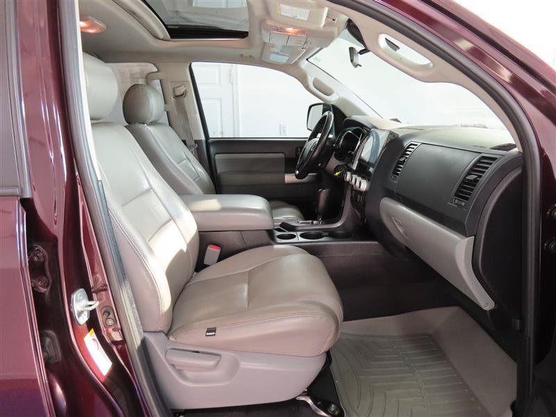 Used 2019 Toyota Sequoia SR5 AWD/4WD image 35