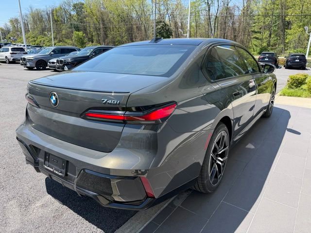 New 2026 BMW 740i xDrive w/ Premium Package AWD/4WD image 7