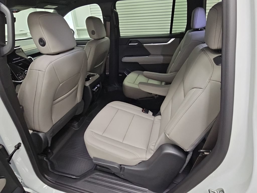 New 2026 GMC Acadia Elevation w/ Black Edition FWD image 32