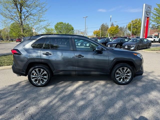 Used 2019 Toyota RAV4 XLE Premium w/ Cold Weather Package AWD/4WD image 4