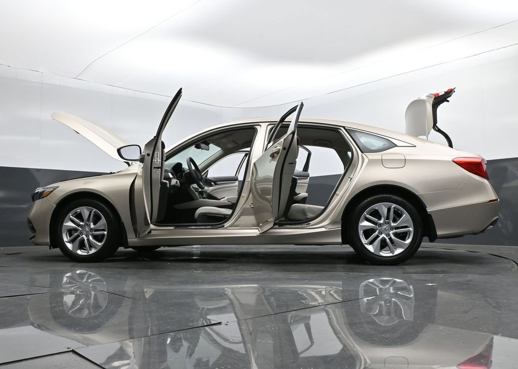 Used 2018 Honda Accord LX image 32