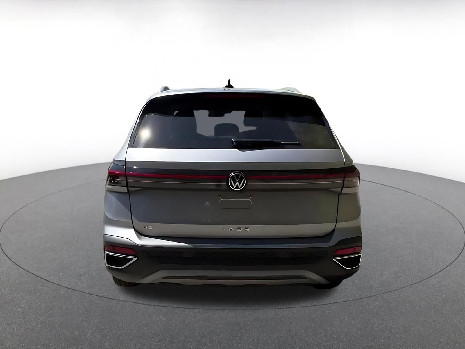 Used 2025 Volkswagen Taos SE image 12