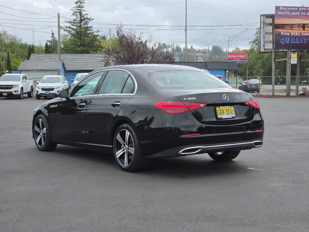 Used 2025 Mercedes-Benz C 300 Sedan image 4