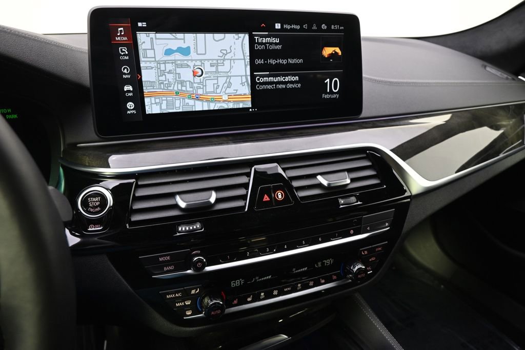 Used 2022 BMW M550i xDrive w/ Dynamic Handling Package image 26