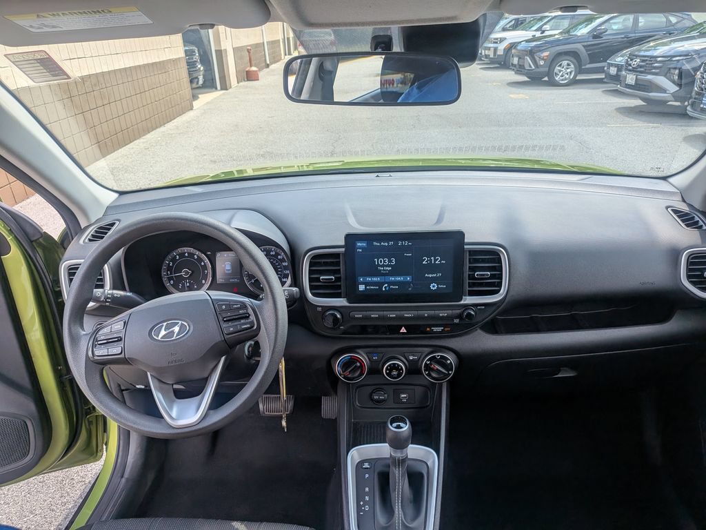 Used 2020 Hyundai Venue SE FWD image 6