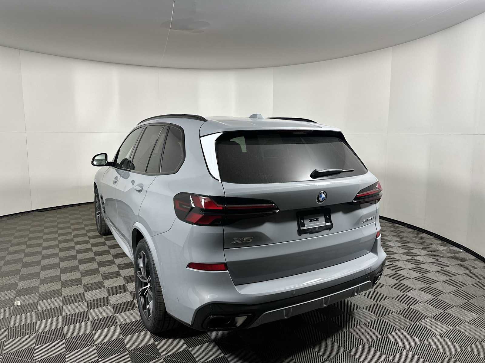 New 2026 BMW X5 xDrive40i image 3