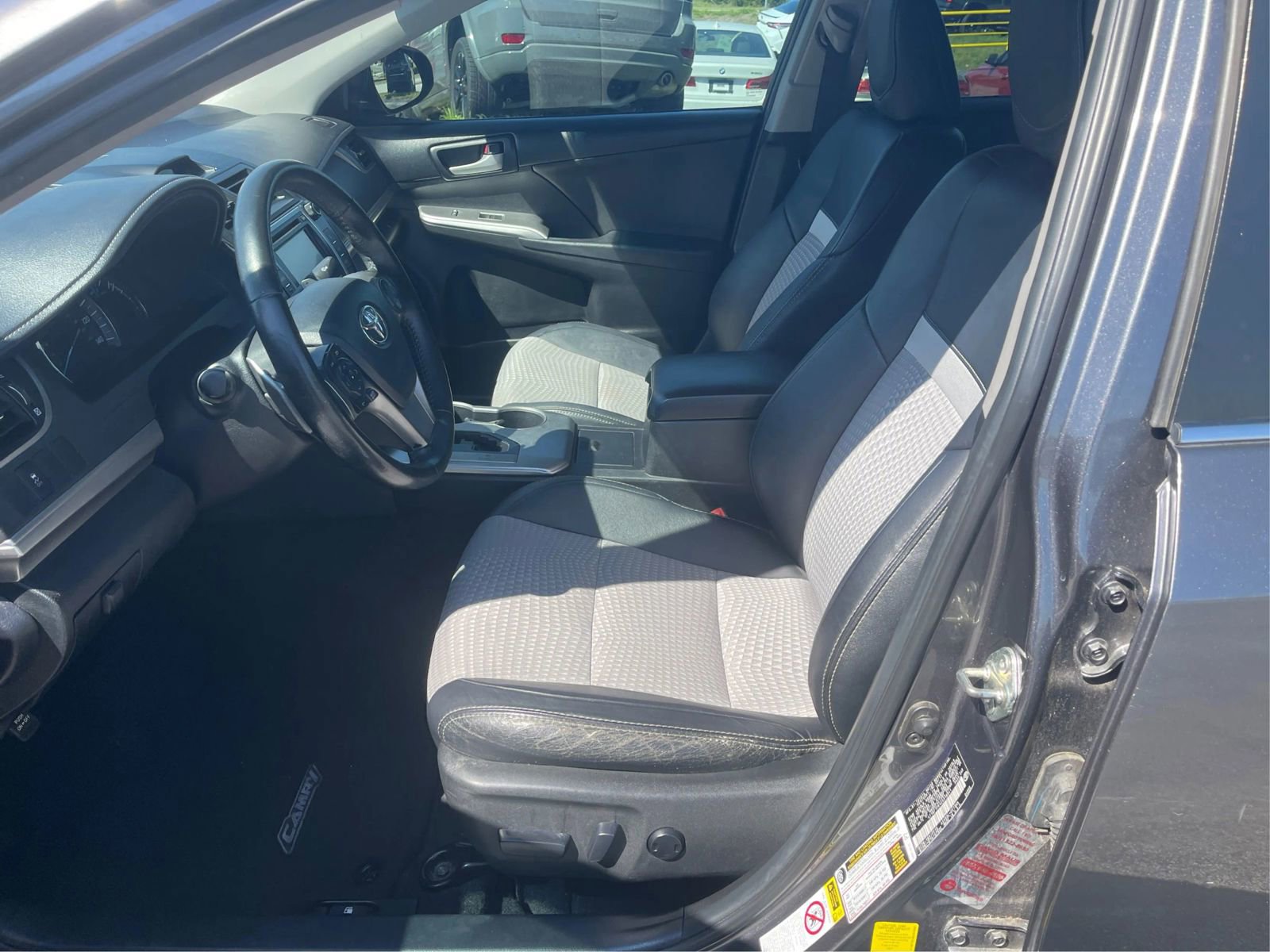 Used 2014 Toyota Camry SE image 9