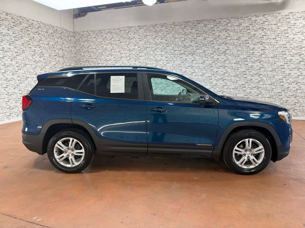 Used 2021 GMC Terrain SLE w/ Driver Convenience Package image 10