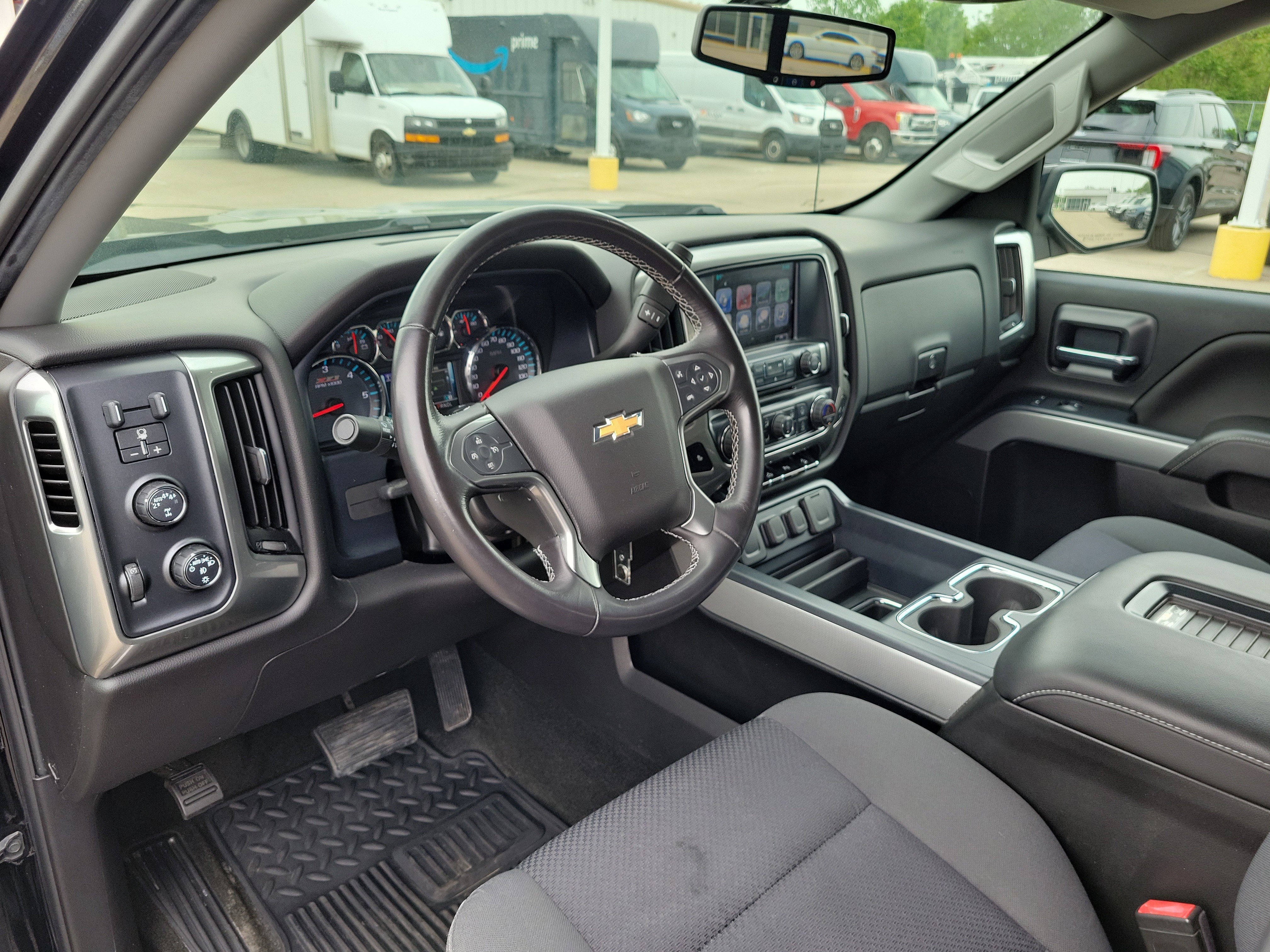 Used 2018 Chevrolet Silverado 1500 LT w/ Midnight Edition AWD/4WD image 17