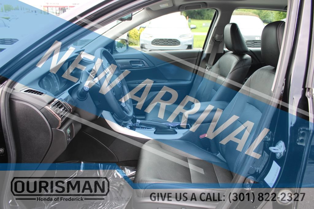 Used 2017 Honda Accord Touring image 11