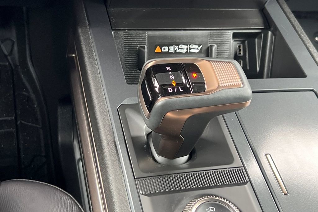 Used 2025 GMC Hummer EV 2X image 32