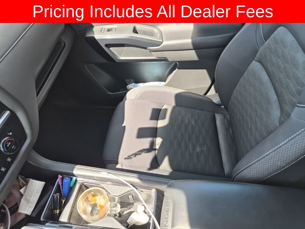 Used 2024 Nissan Pathfinder SV FWD image 13