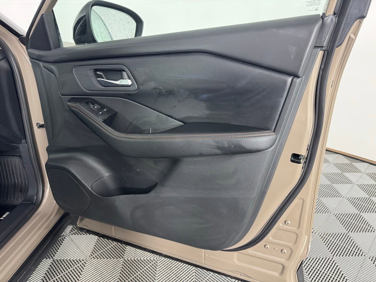 Used 2025 Nissan Rogue SV w/ Rock Creek Premium Package image 30