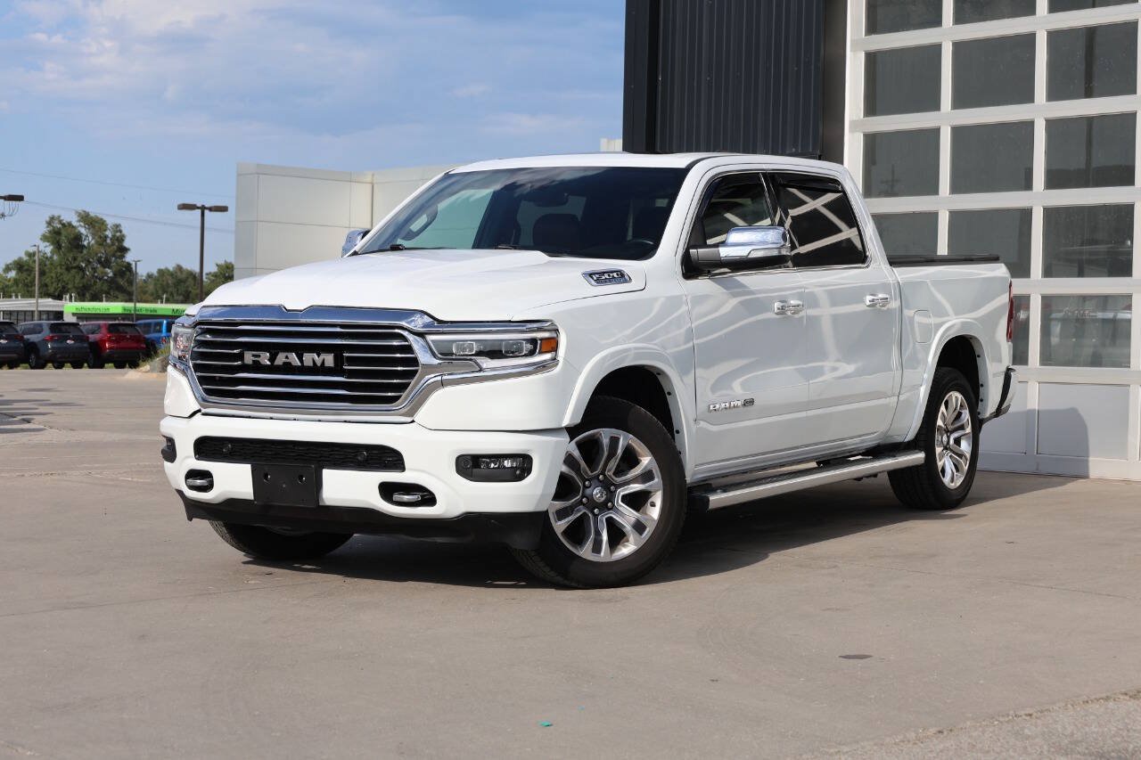 Used 2022 RAM 1500 Limited w/ Body Color Bumper Group AWD/4WD image 3