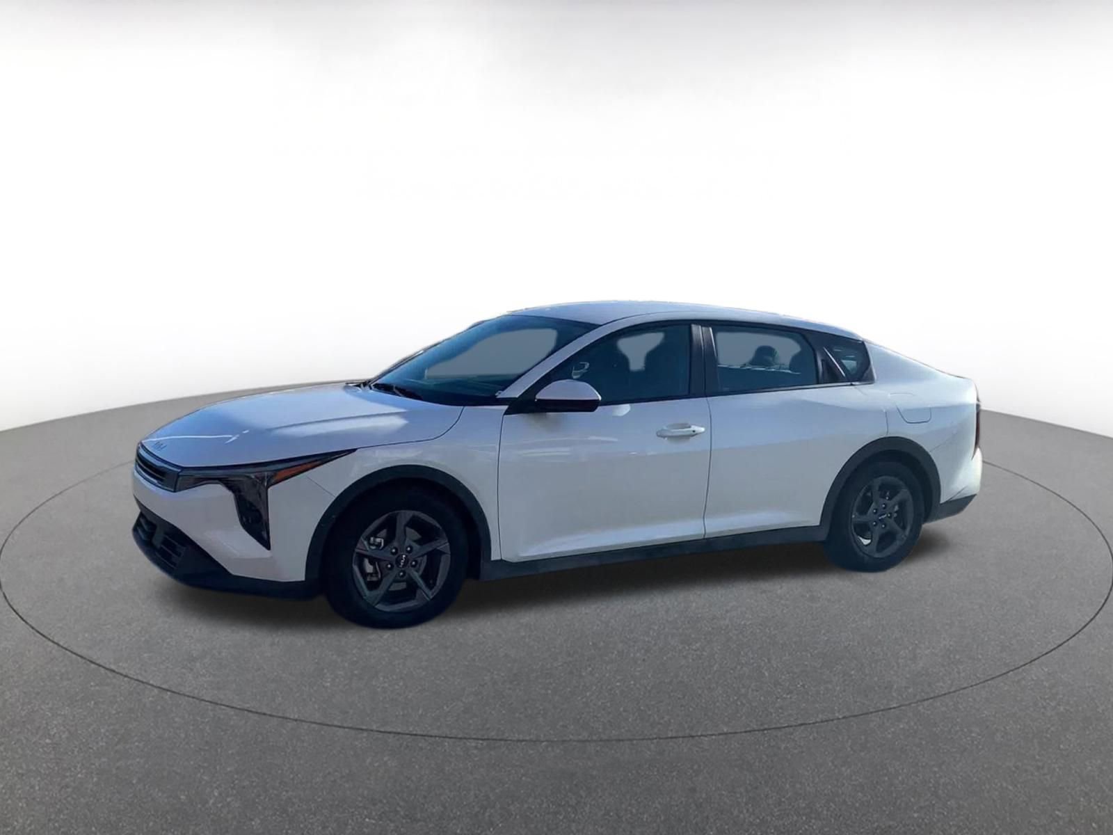 Used 2025 Kia K4 LXS image 8