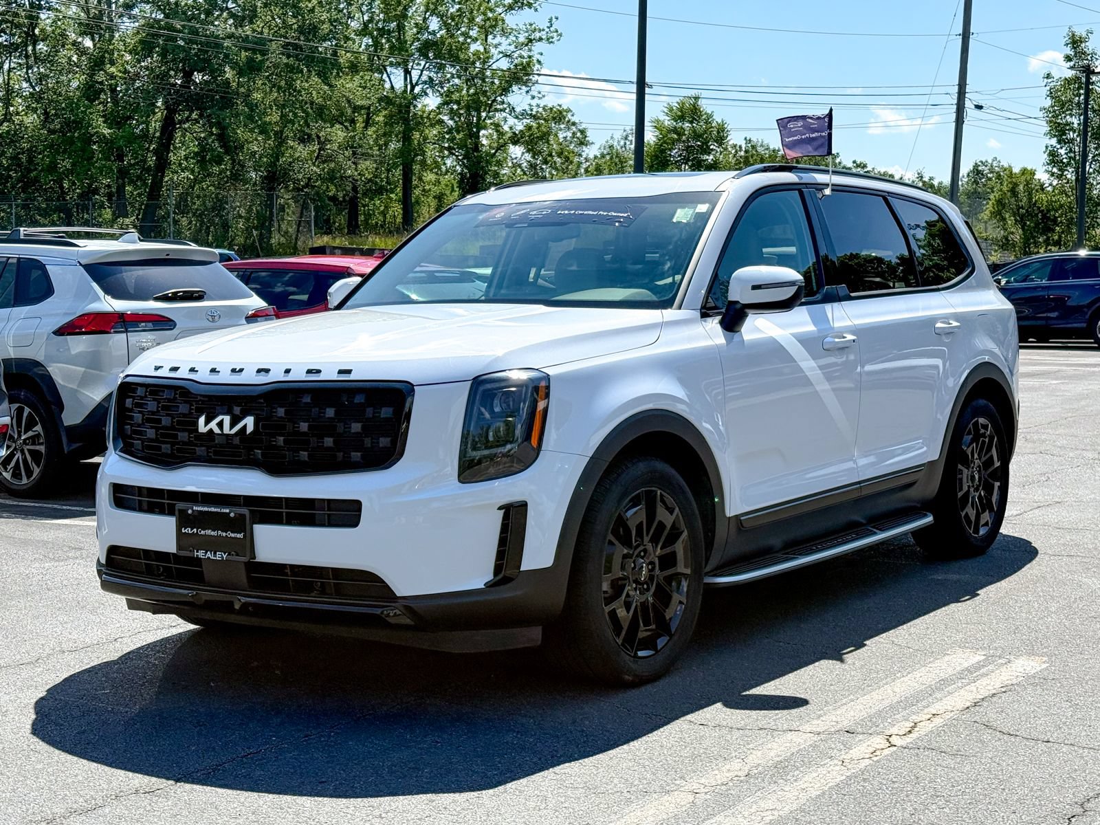 Certified 2022 Kia Telluride EX w/ EX Premium Package AWD/4WD image 3