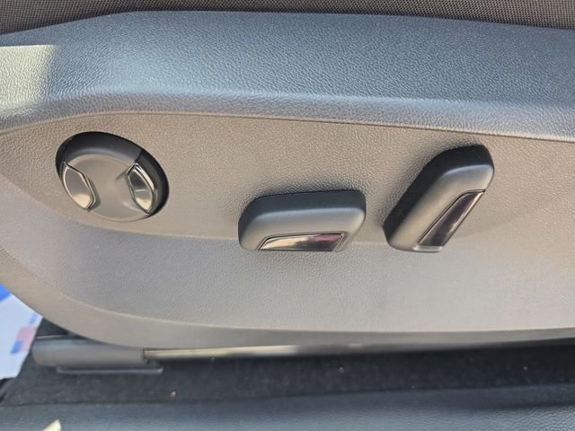 Used 2023 Volkswagen Tiguan SE R-Line FWD image 19
