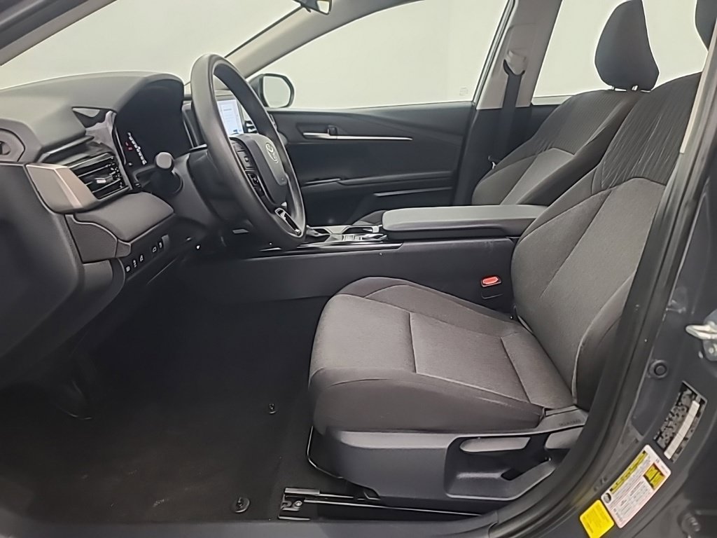 Used 2025 Toyota Camry LE FWD image 26