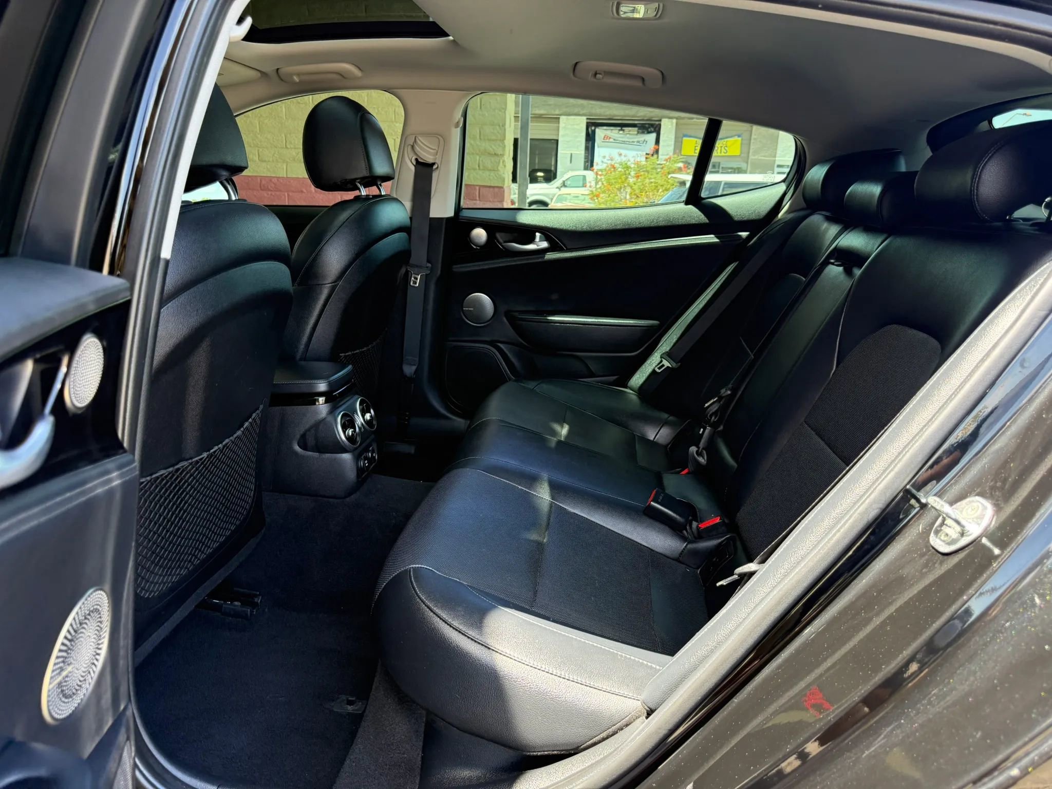 Used 2018 Kia Stinger Premium RWD image 20