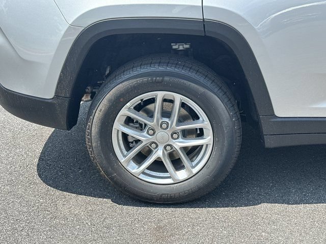 New 2026 Jeep Grand Cherokee Laredo X RWD image 17