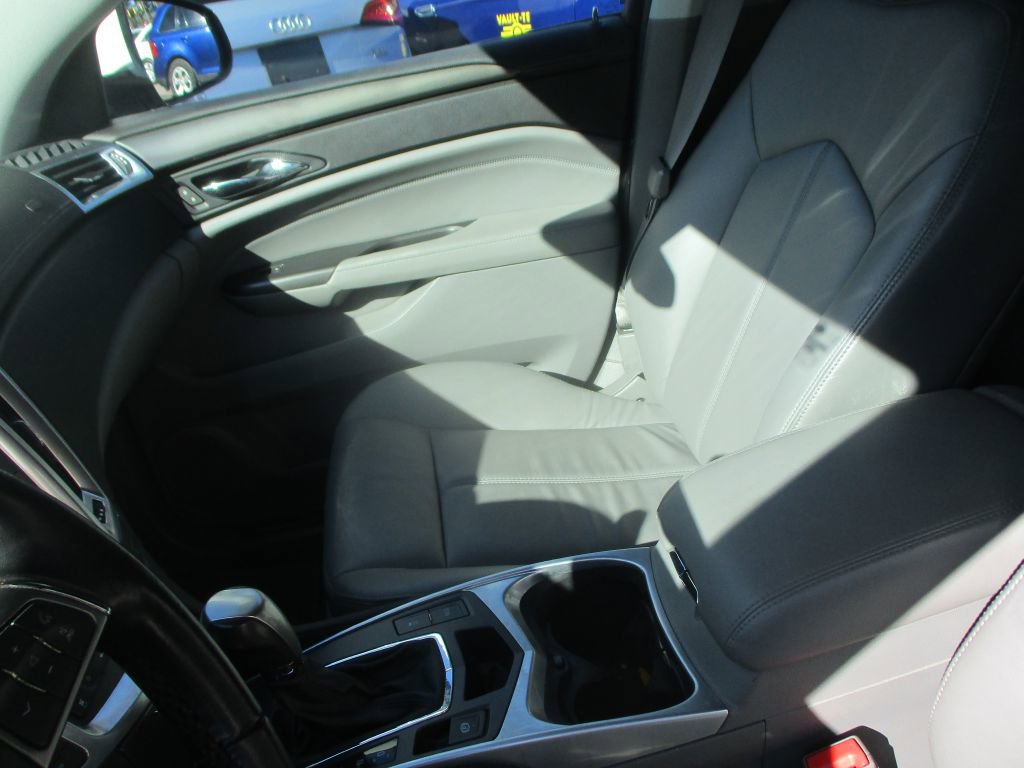Used 2012 Cadillac SRX FWD image 14