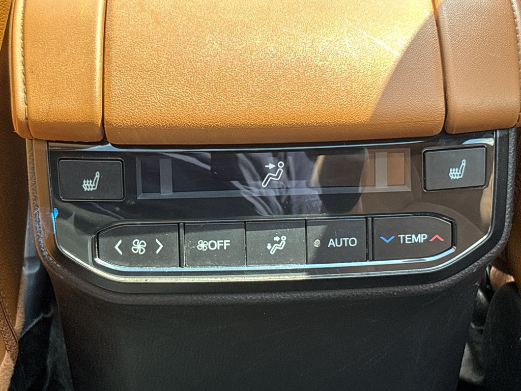 Certified 2025 Toyota Highlander Platinum AWD/4WD image 15