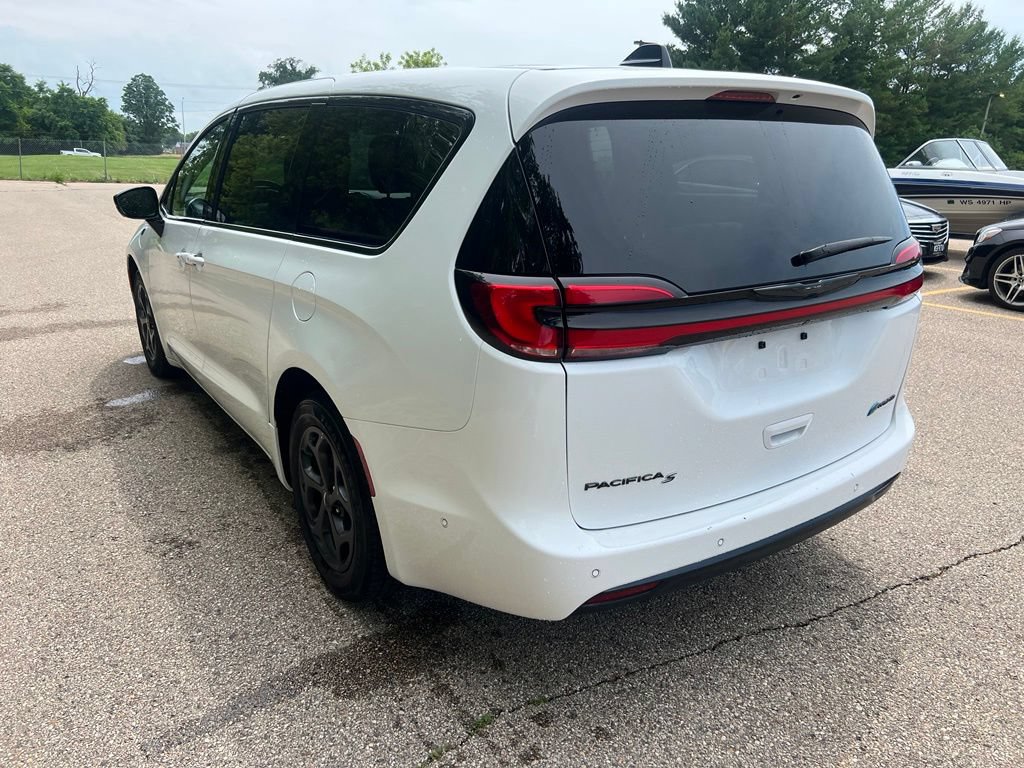 Used 2024 Chrysler Pacifica Limited FWD image 5