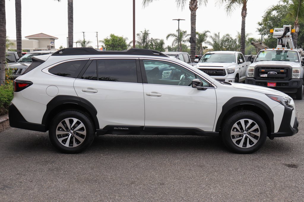 Used 2023 Subaru Outback Premium image 11