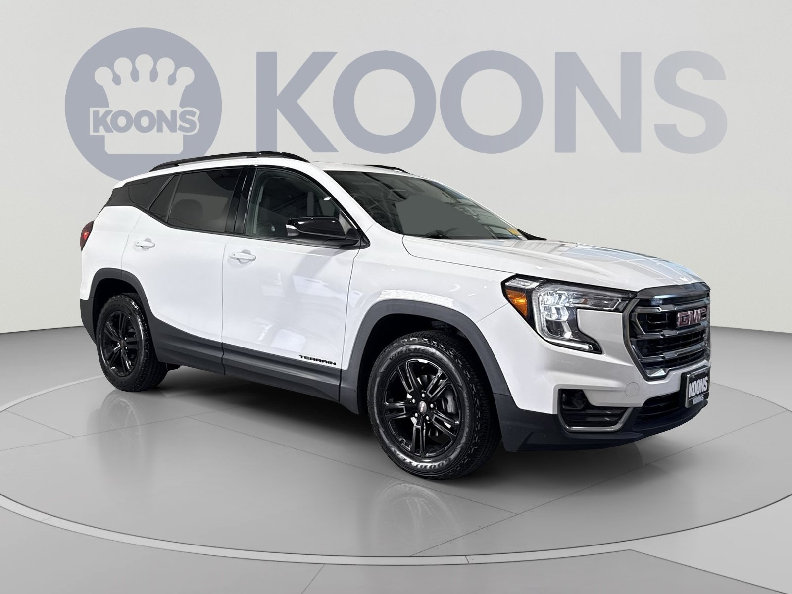 Used 2023 GMC Terrain AT4 AWD/4WD image 2
