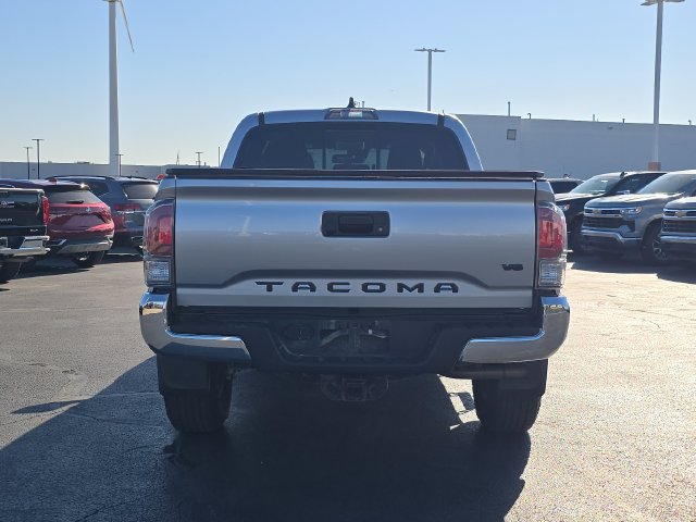 Used 2022 Toyota Tacoma TRD Off-Road AWD/4WD image 13