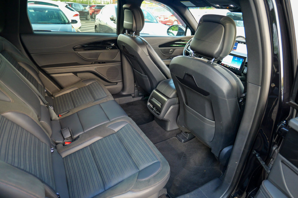 Used 2024 Lincoln Nautilus Reserve w/ Jet Appearance Package (87T) AWD/4WD image 30