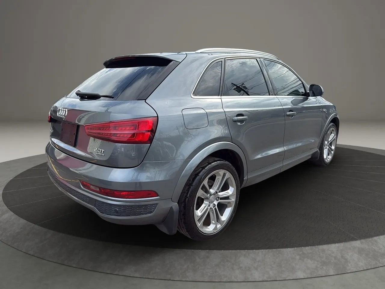 Used 2017 Audi Q3 2.0T Prestige w/ Prestige Package AWD/4WD image 4