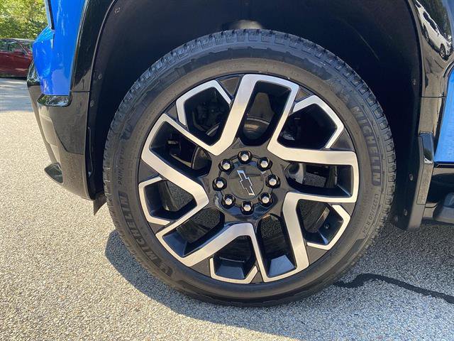 Certified 2025 Chevrolet Silverado EV RST AWD/4WD image 42