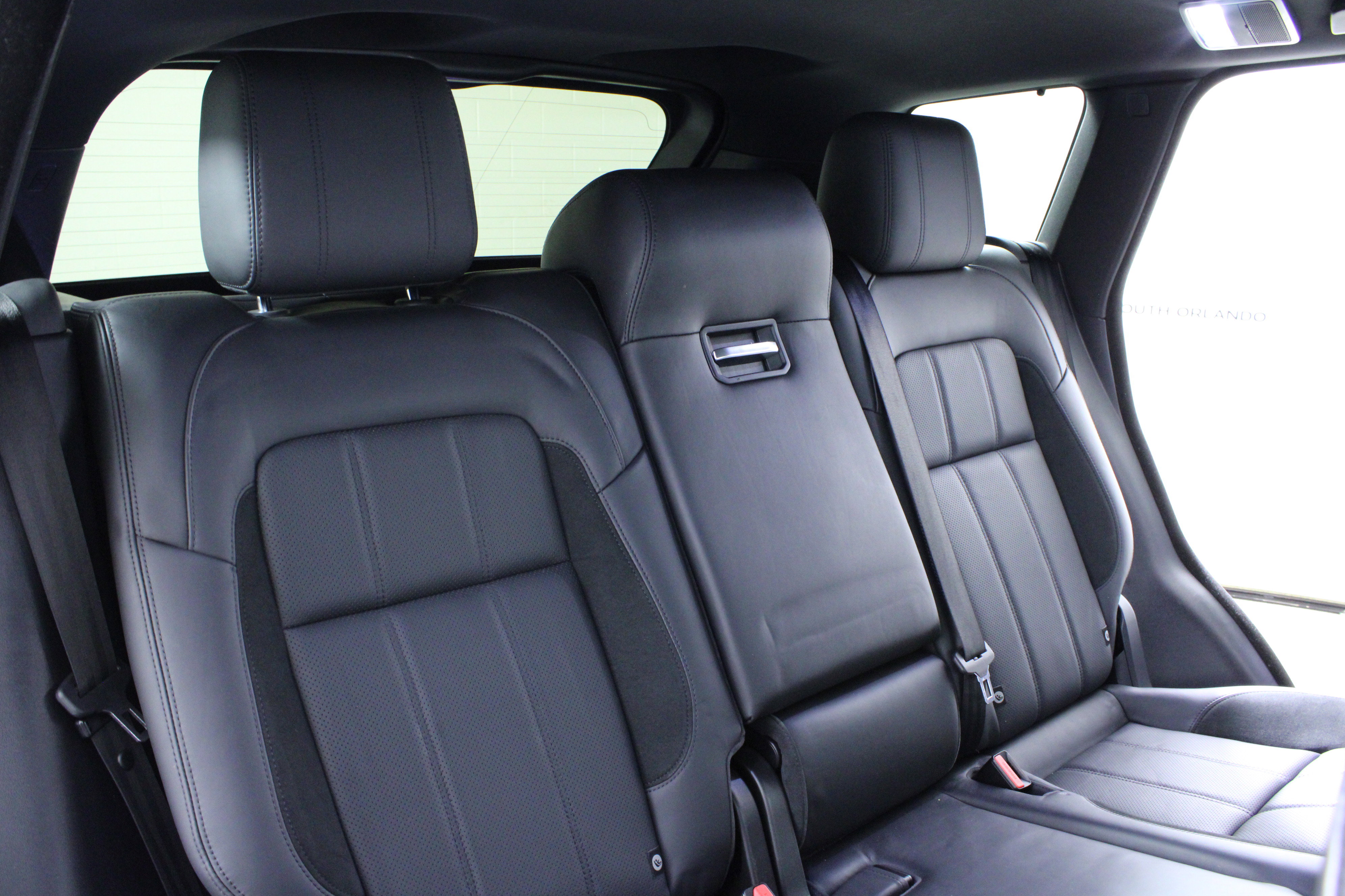 Used 2020 Land Rover Range Rover Sport HST image 14