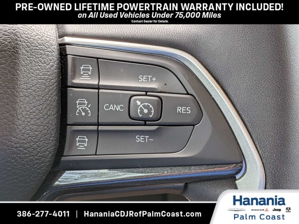 Used 2023 Jeep Grand Cherokee Laredo AWD/4WD image 26