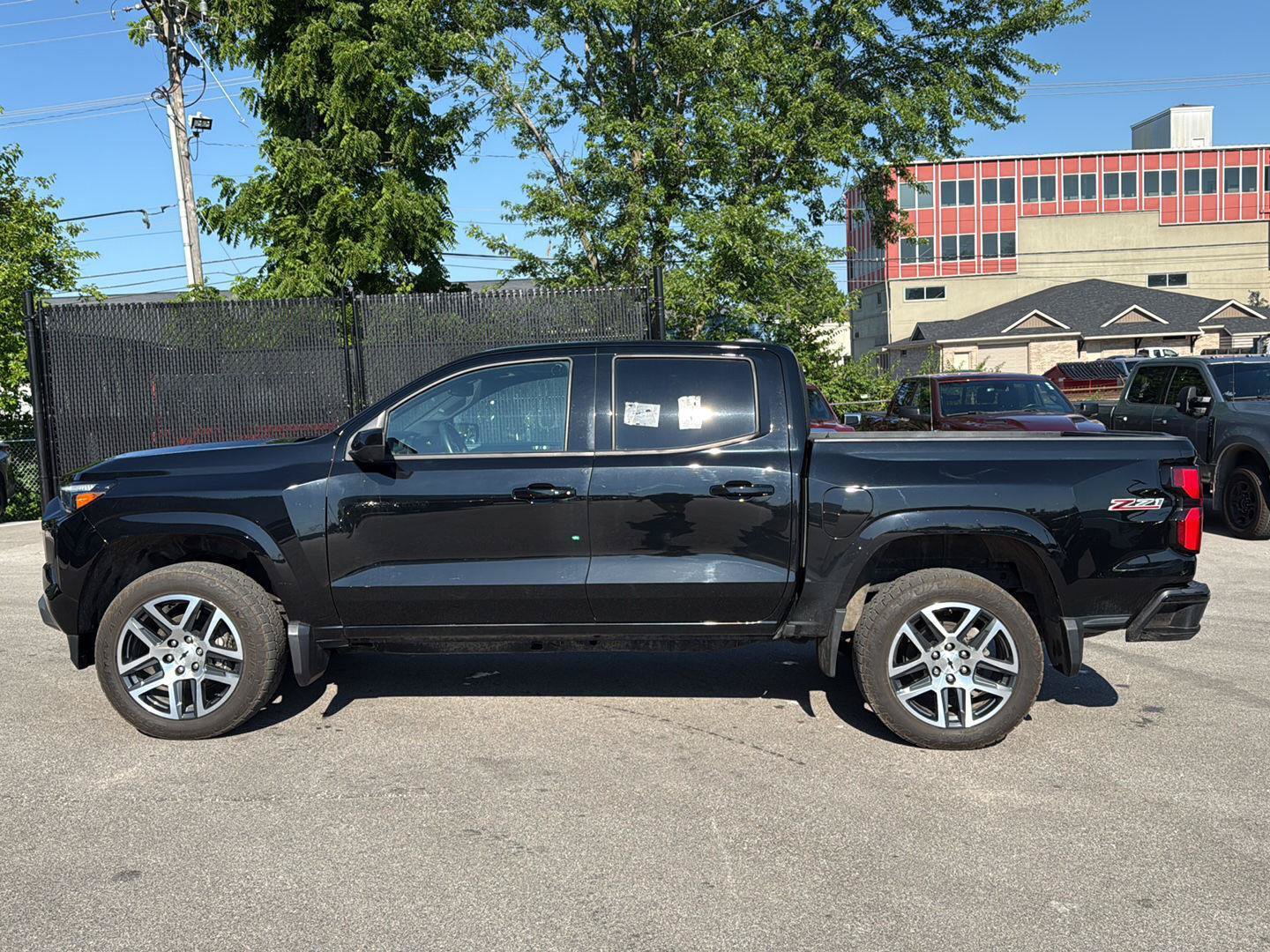 Used 2024 Chevrolet Colorado Z71 w/ Z71 Convenience Package 2 AWD/4WD image 6