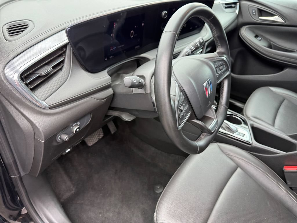 Used 2024 Buick Encore GX Sport Touring FWD image 28