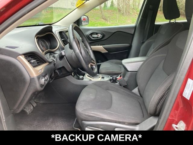 Used 2017 Jeep Cherokee Latitude w/ Cold Weather Group AWD/4WD image 6
