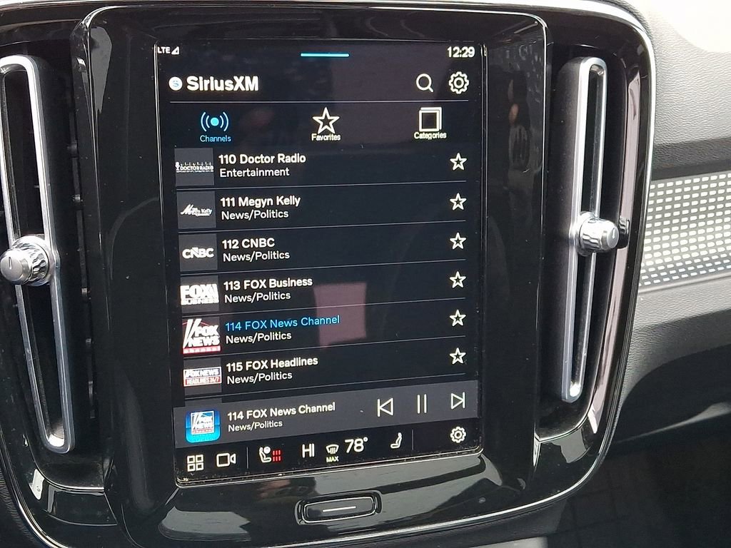 Used 2022 Volvo XC40 P8 Recharge Ultimate image 22